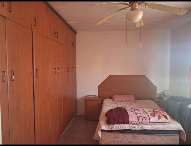 3 BEDROOM HOUSE FOR SALE IN CRAIGIEBURN